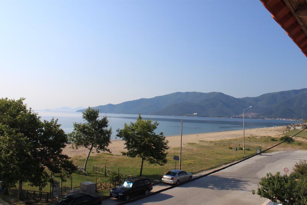 Kehagias Apartments Vrasná Buitenkant foto